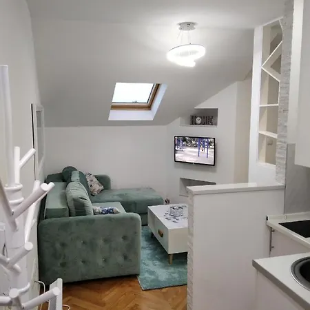 Lana Apartment *